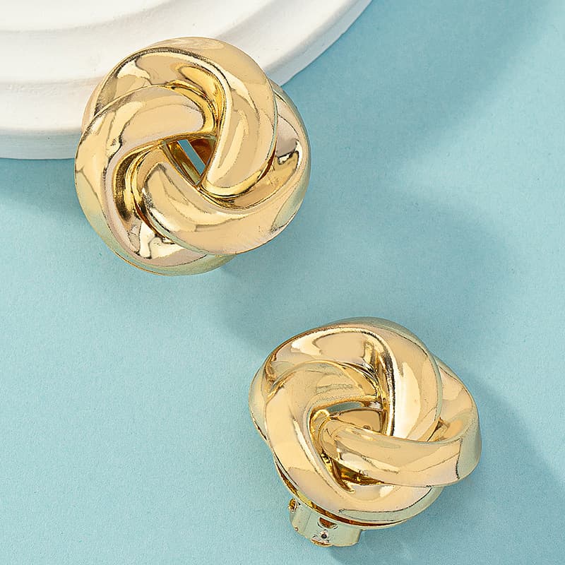 ゴールドアクセサリー レディース 上品な結び目モチーフピアス