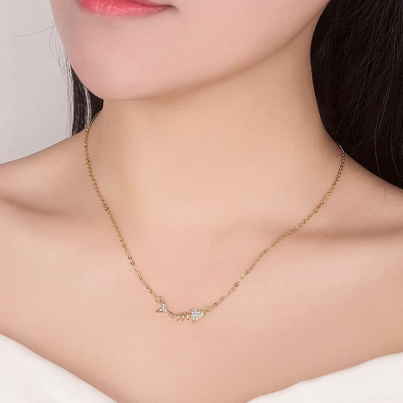 ゴールドアクセサリー レディース キラキラ 魚 ネックレス