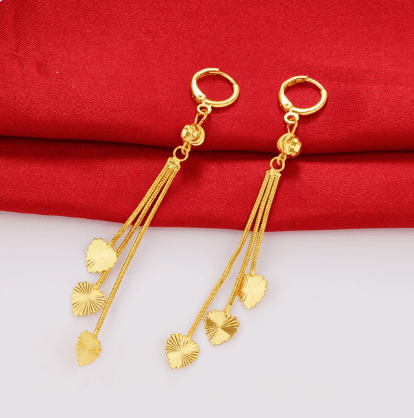 ゴールドアクセサリー レディース 花びらモチーフ タッセルピアス