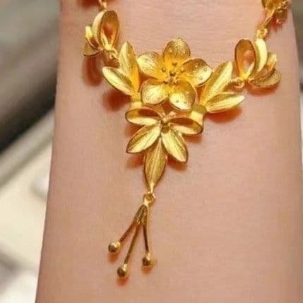 ゴールドアクセサリー レディース 優美な花かごネックレス