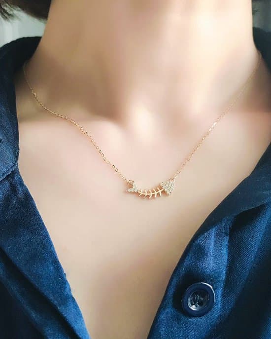 ゴールドアクセサリー レディース キラキラ 魚 ネックレス