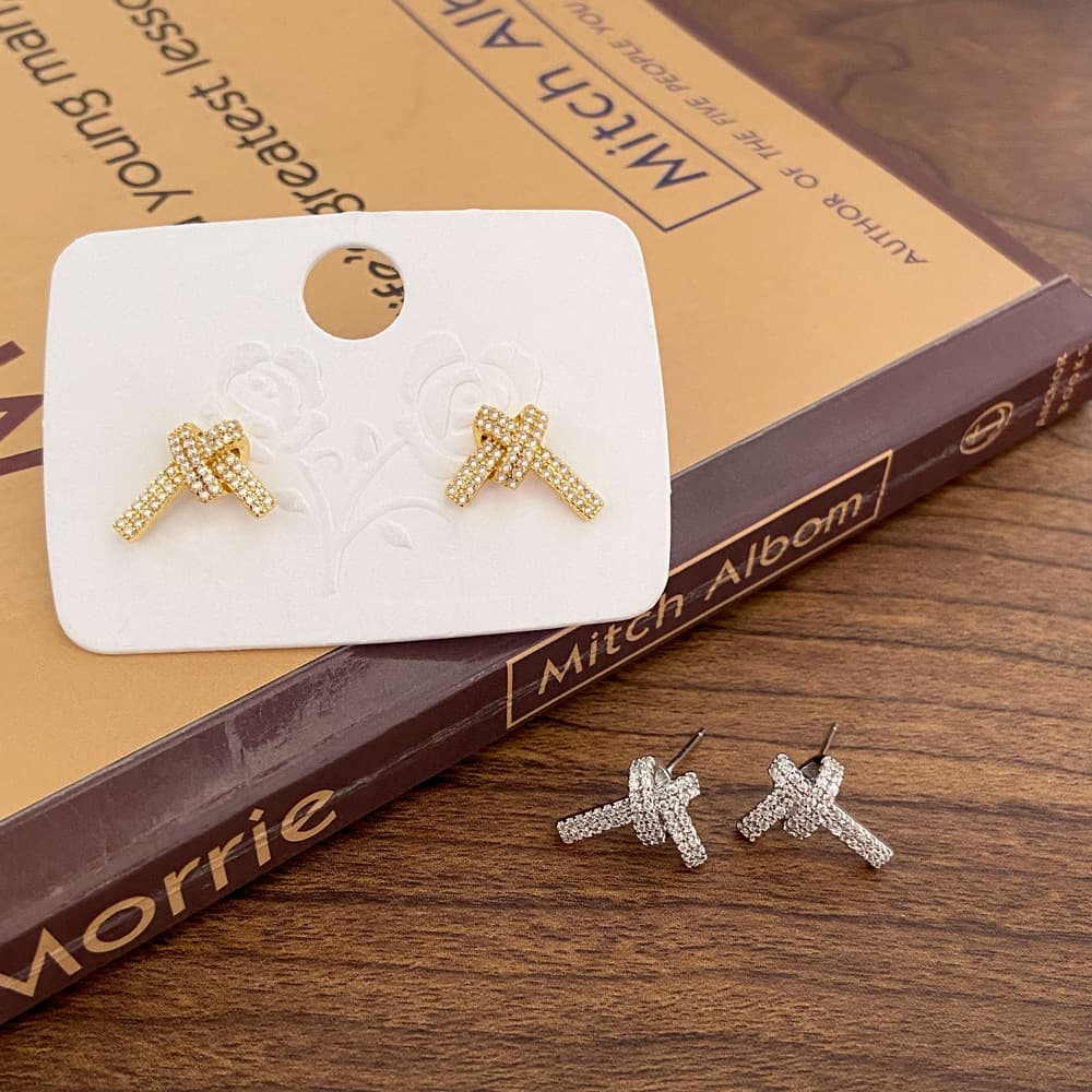 ゴールドアクセサリー レディース クロスモチーフ キュービックピアス