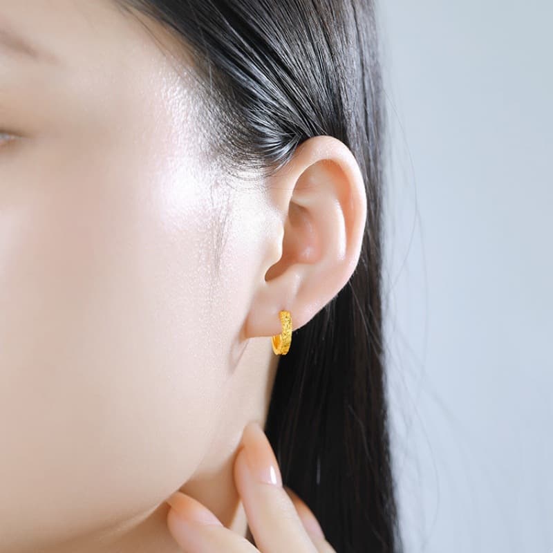 ゴールドアクセサリー レディース 洗練デザイン フープピアス