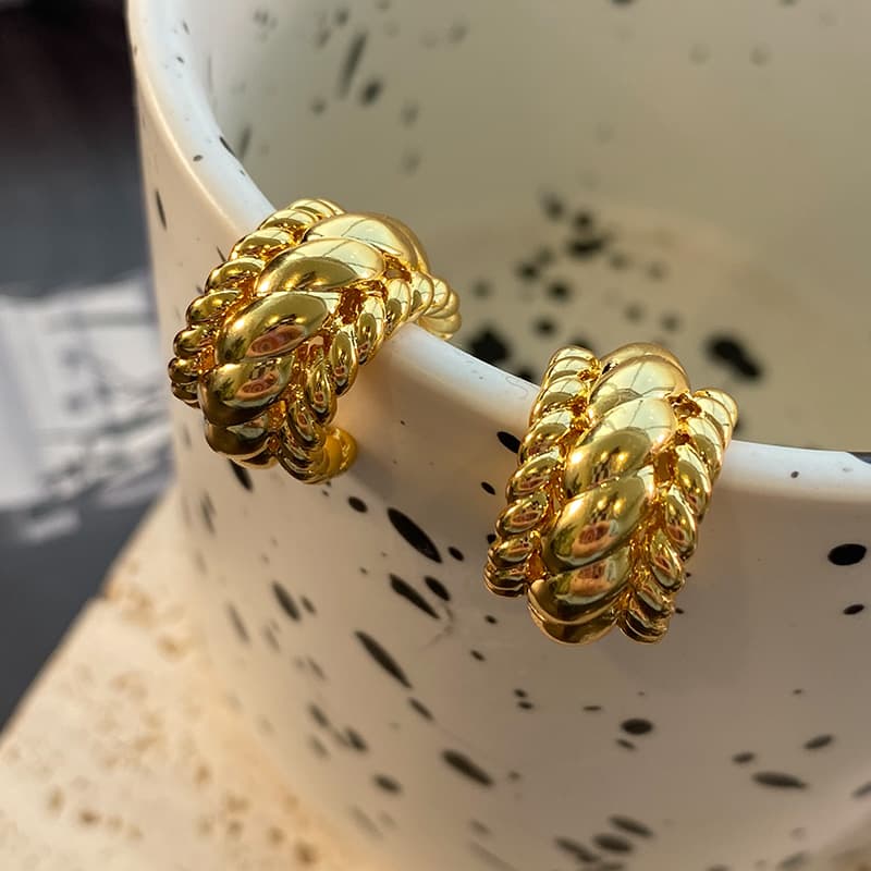 ゴールドアクセサリー レディース ツイストロープ風フープピアス