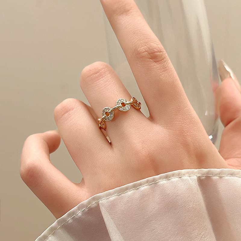 ゴールドアクセサリー レディース 輝きの連鎖 リング