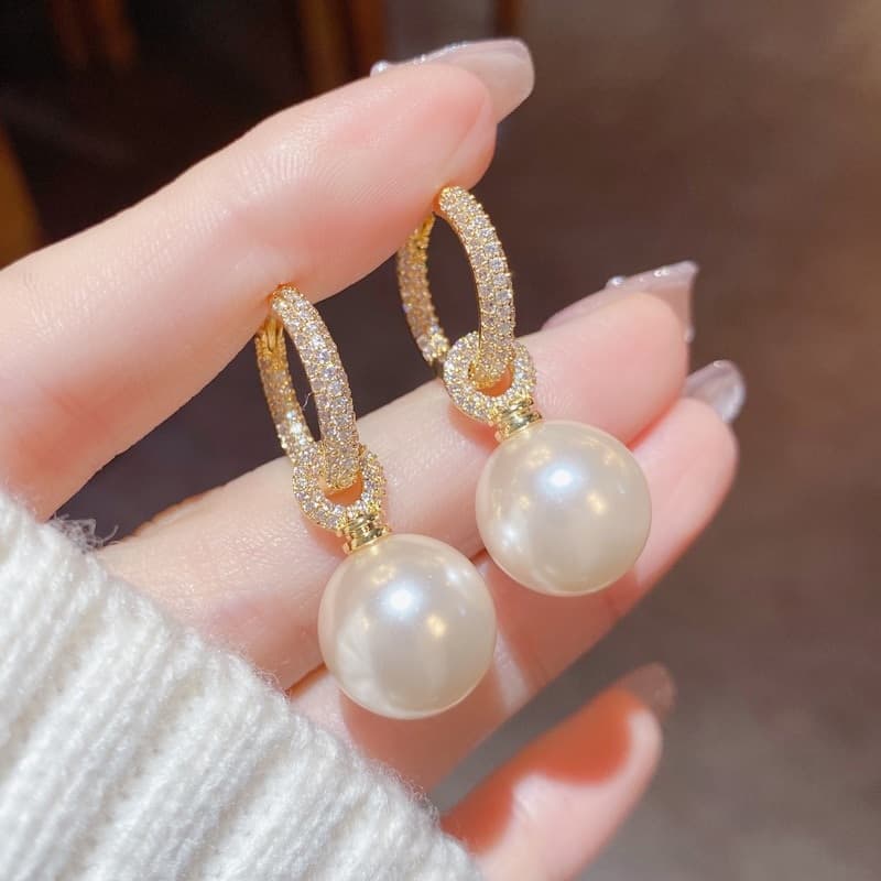 ゴールドアクセサリー レディース 揺れるパール ジュエリーピアス