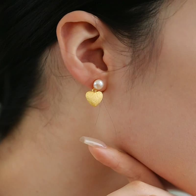 ゴールドアクセサリー レディース 真珠とハートのぶらさがりピアス