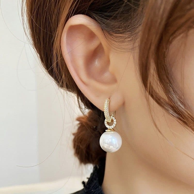 ゴールドアクセサリー レディース 揺れるパール ジュエリーピアス