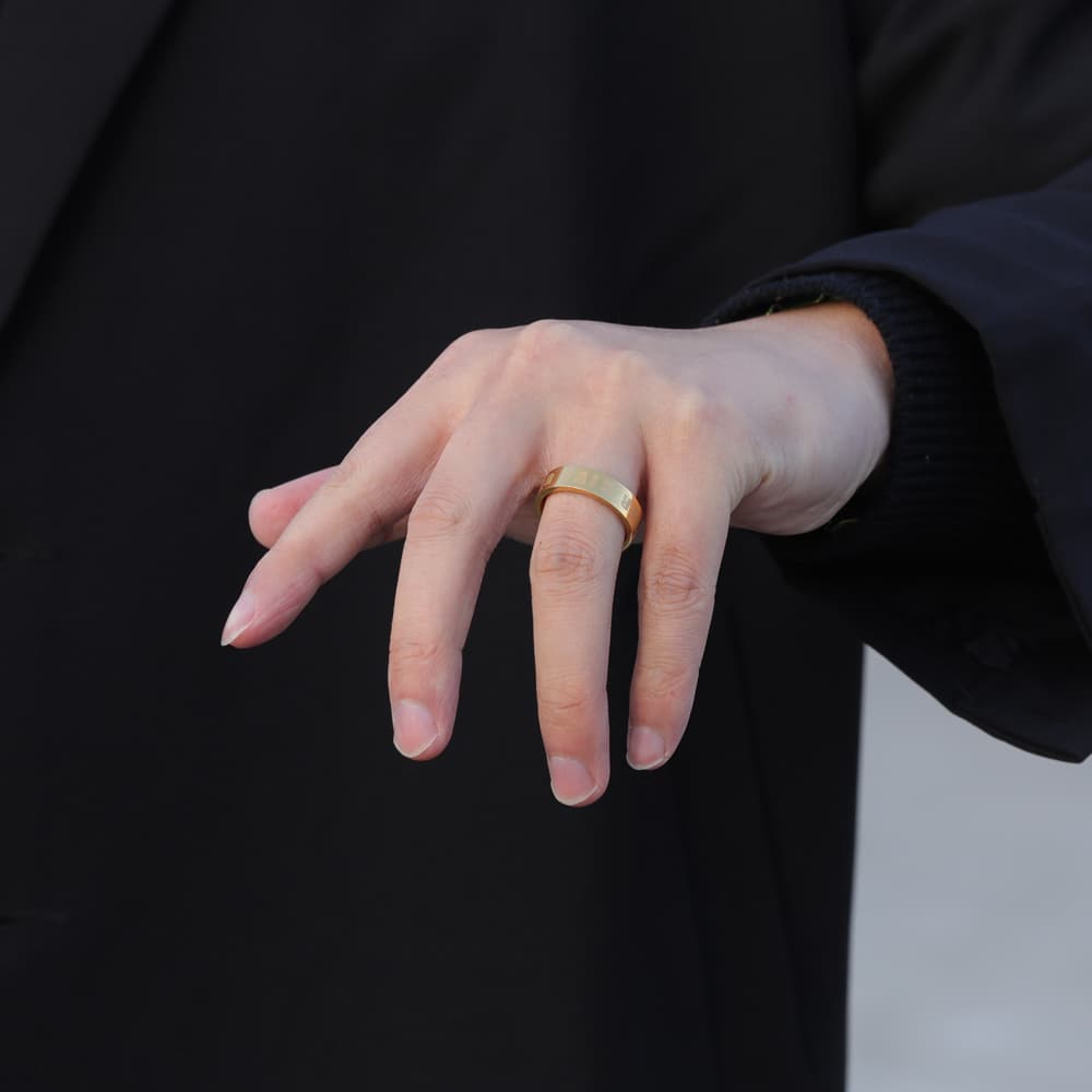 ゴールドアクセサリー 上品な幅広平打ち結婚指輪