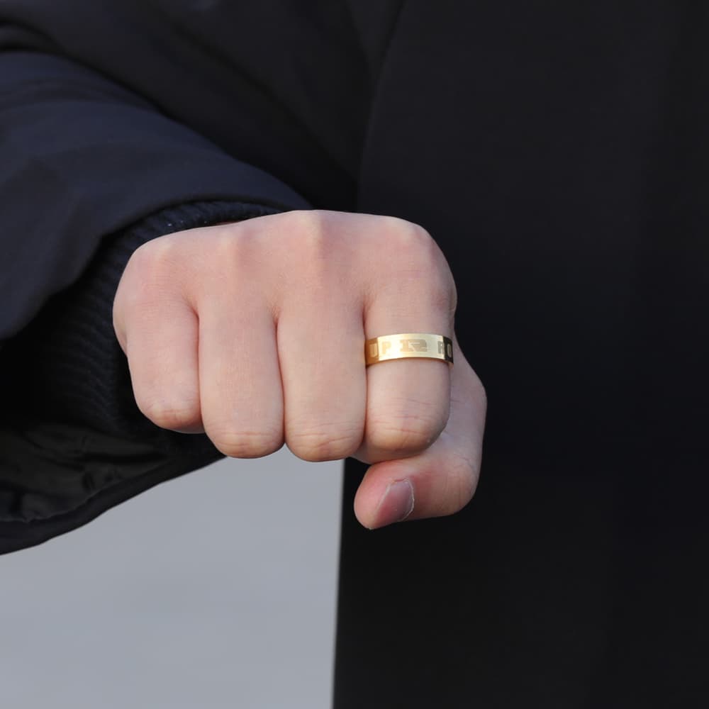 ゴールドアクセサリー 上品な幅広平打ち結婚指輪